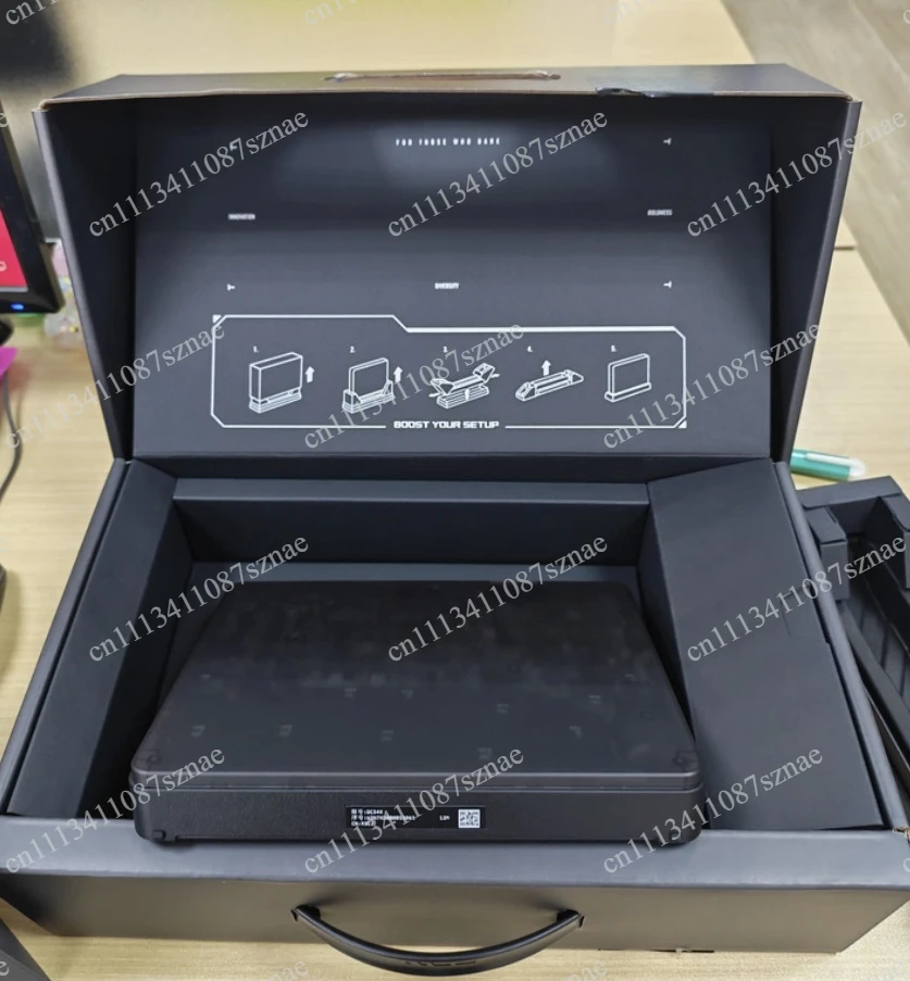 Dock grafico XG per 5070Ti 509 - Thunderbolt 4 External Gpu Enclosure recensione e prezzo